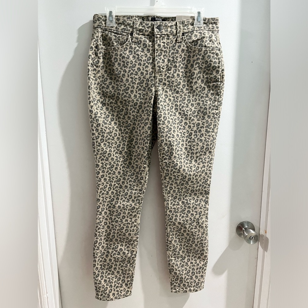 NYDJ for Chico’s Leopard Print Skinny Jeans, size 6, new!
